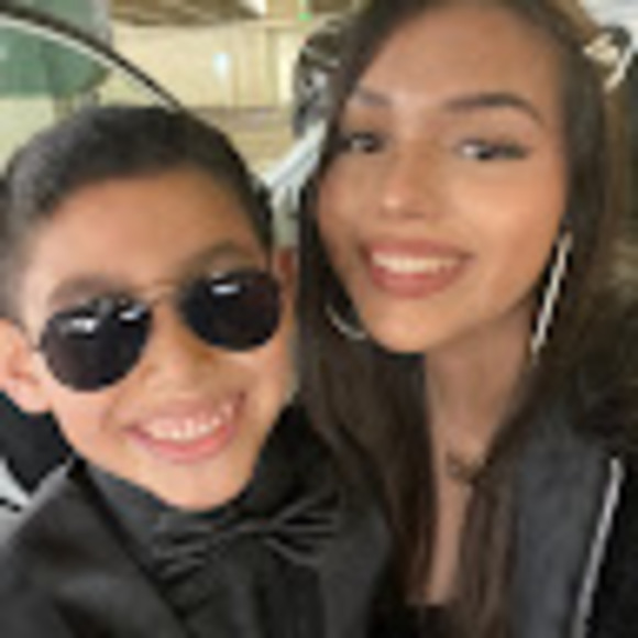 Meet your Posher, Kait - Picture 1 of 1